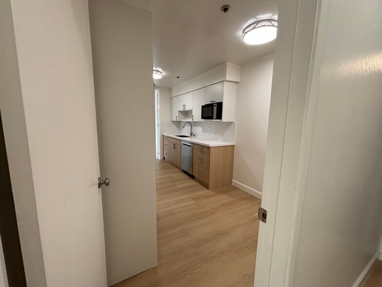 Entrance to the kitchen - 230 W 5th Ave