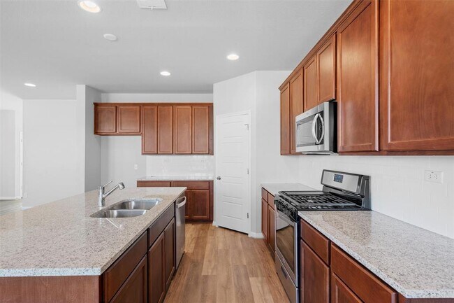 Building Photo - 453 Gaida Loop