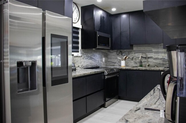 Building Photo - 295 NE 150th St