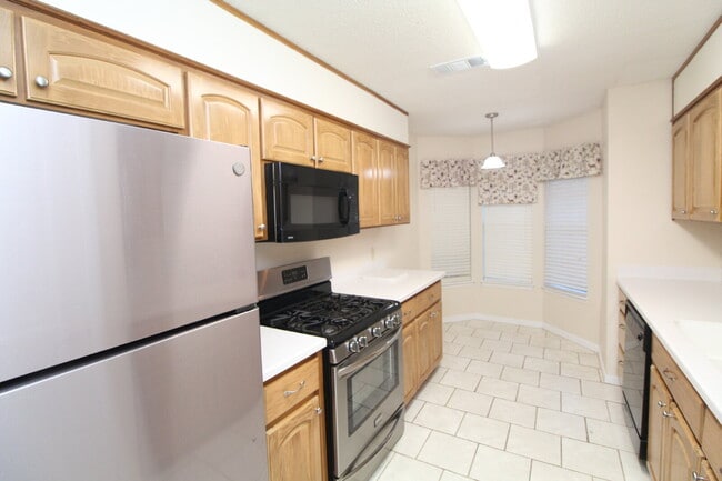 Building Photo - Northeast Pensacola 2BR Home with Fireplace & Covered Patio