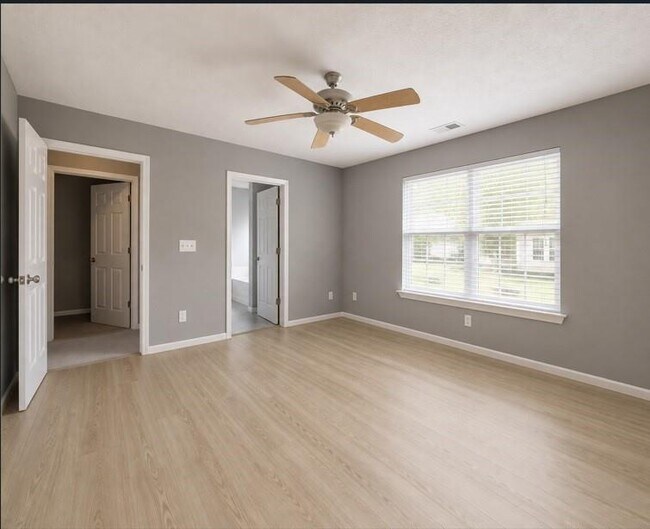 Building Photo - 170 Windcroft Ct NW