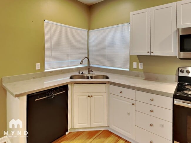 Building Photo - 24944 SE 43rd St