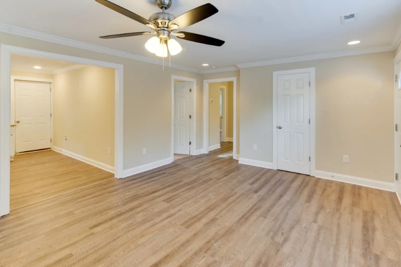 Building Photo - 1518 Lasalle St