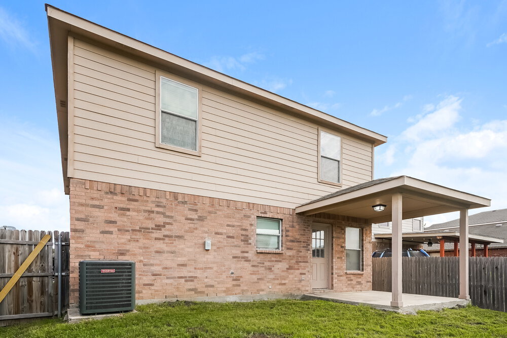 Building Photo - 5828 Ridge Lake Dr