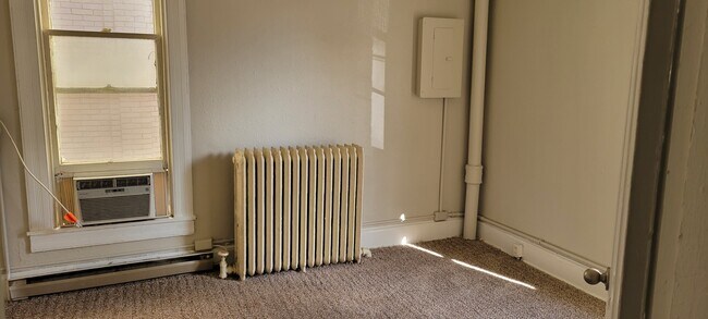 Building Photo - 101 N Main