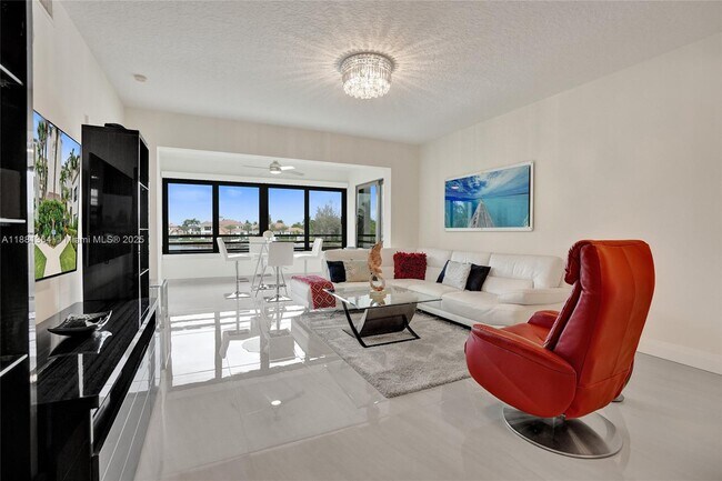 Primary Photo - 925 Oak Harbour Dr