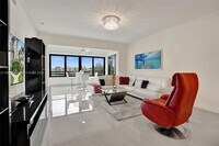 Building Photo - 925 Oak Harbour Dr