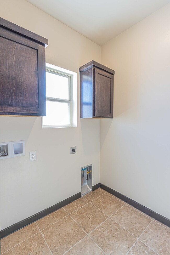 Building Photo - 9397 Senor Tedd Way