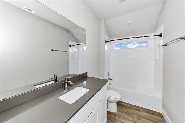 Building Photo - 11524 Leeson St