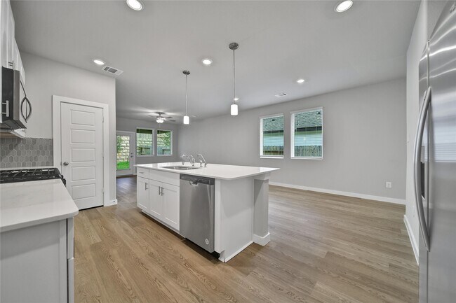 Building Photo - 6609 Lahna Oak Dr