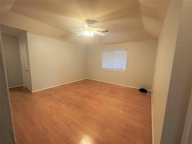 Building Photo - 18126 Somerset Knolls Ct