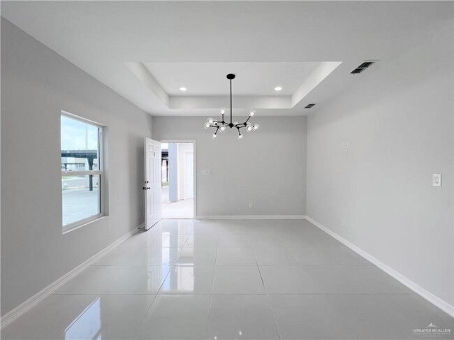 Building Photo - 2900 S Links Dr