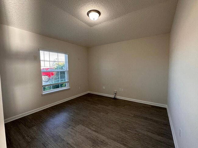 Building Photo - Close to Wildlight, Kingsbay and Fernandina Beach!