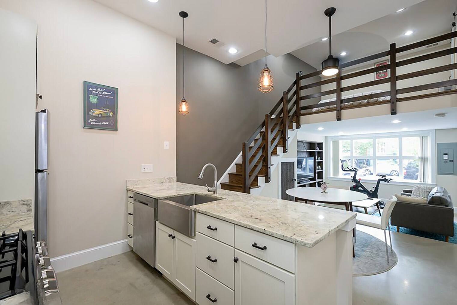 Building Photo - 717 F St NE