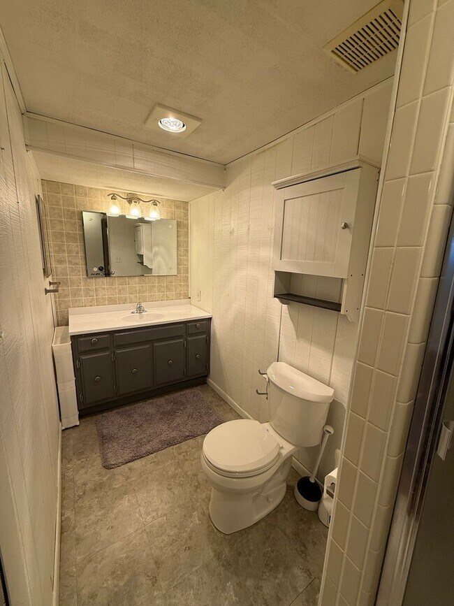 Building Photo - Ranch Home in Lindbergh School District