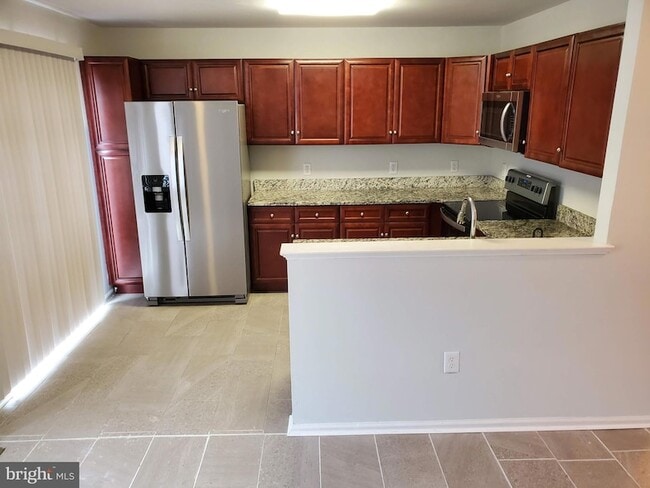 Building Photo - 3344 Vineland Pl