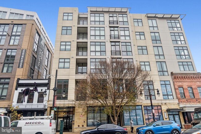 Building Photo - 646 H St NE