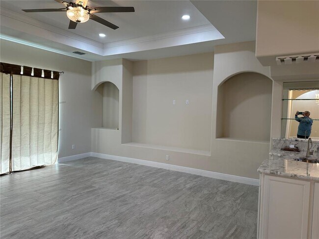 Building Photo - 5780 N Lena Dr