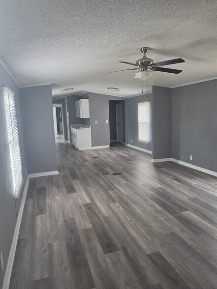Building Photo - 3006 Amberjack Rd
