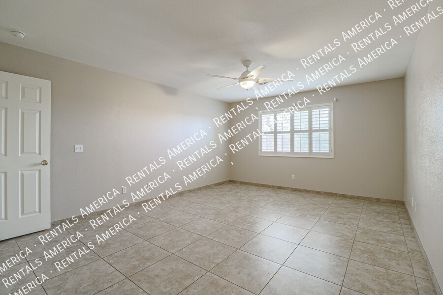 Building Photo - 2575 N Lupita Pl