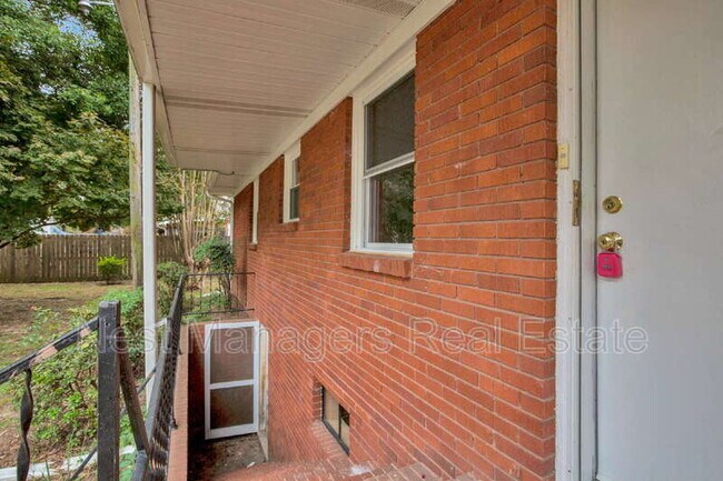 Building Photo - 301 Fairfield Rd