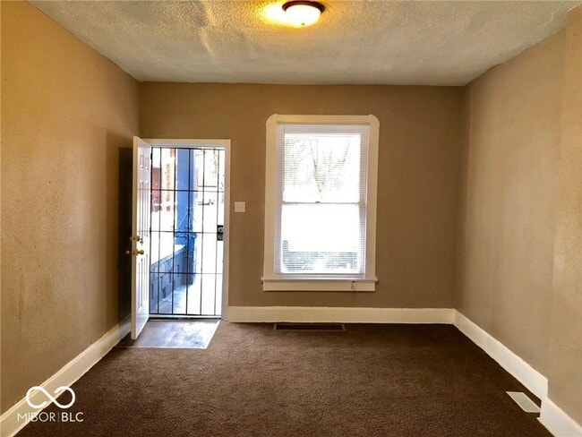 Building Photo - 518 W 28th St