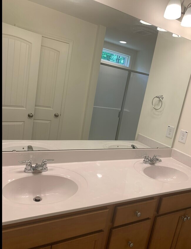 Building Photo - 3512 Slippery Elm Dr