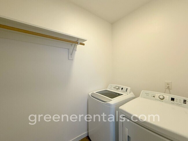 Building Photo - 1944 Olympia Ave NE