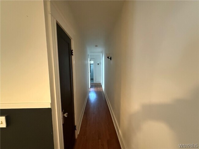 Building Photo - 37 Inwood Pl