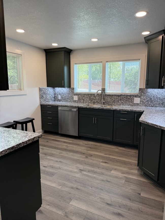 Building Photo - 116 S Arroyo Seco St