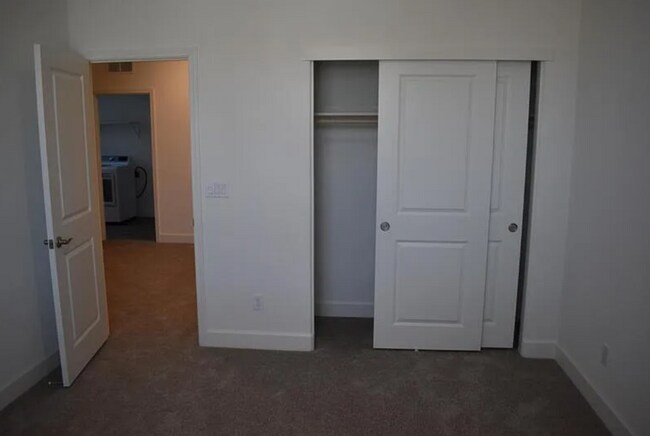 Building Photo - 8168 Oxbow Lndg Lp