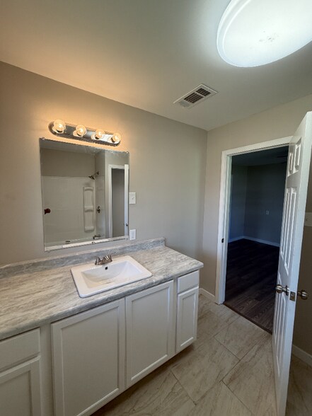 Building Photo - 3596 LA-44