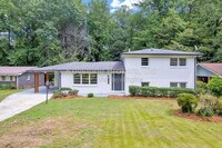 Building Photo - 2678 Rainbow Forest Dr