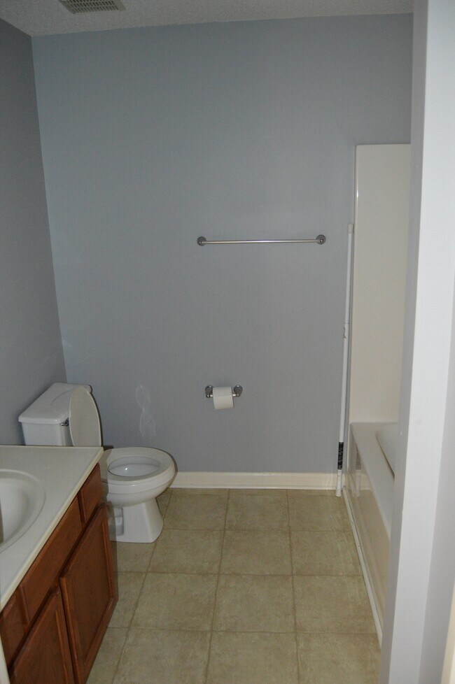 Building Photo - 110 Steam Engine Dr