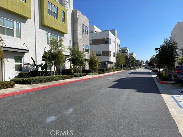 Building Photo - 981 E Mason Ln