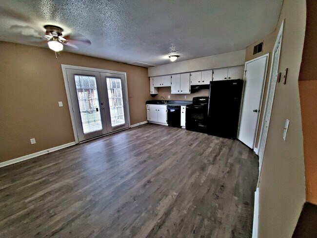2Br, 1.5Ba - Avalon Cove Townhomes