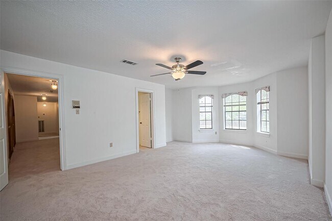 Building Photo - 18307 Champion Forest Dr