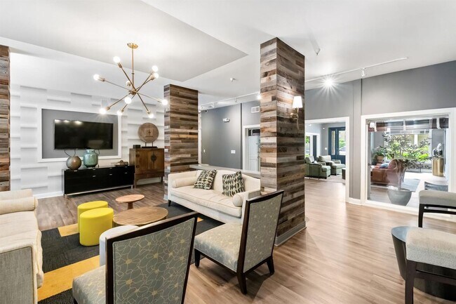 Building Photo - Fabulous 1BR condo in popular Walker Square