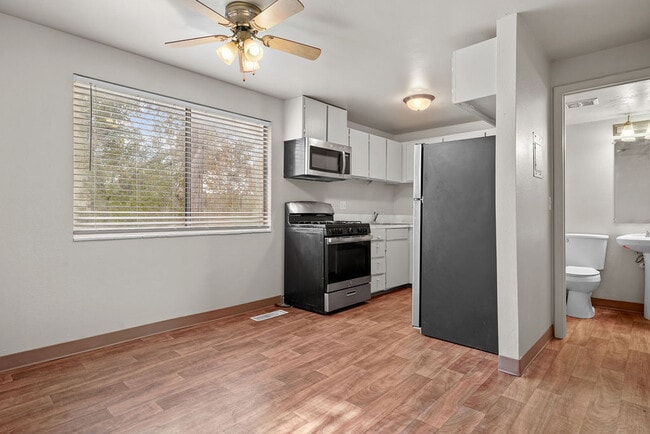 Primary Photo - Townhomes at Mountain Ridge