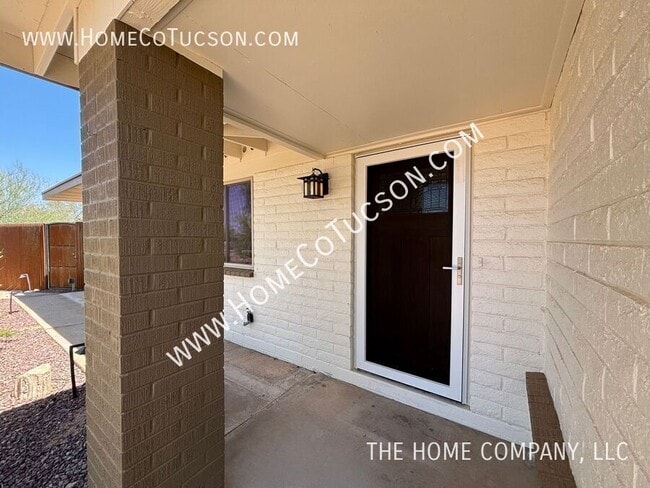 Building Photo - 8628 N Placita Del Cardo
