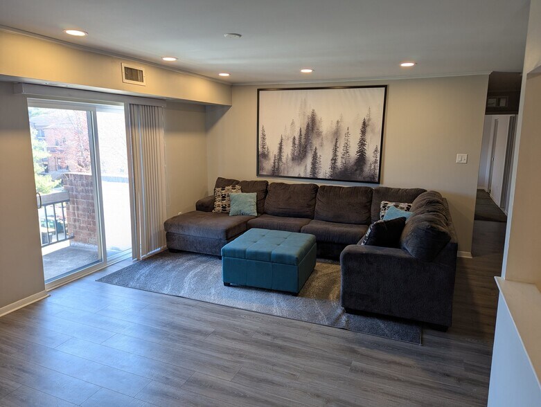 Building Photo - 47301 Delaire Landing Rd