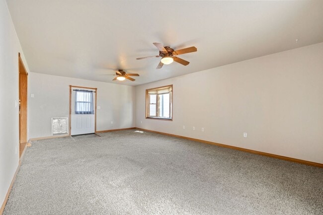 Building Photo - 3 Bedroom Ranch Home North of Lake Loveland