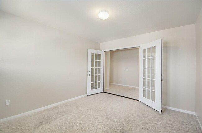 Building Photo - 421 Pentire Way