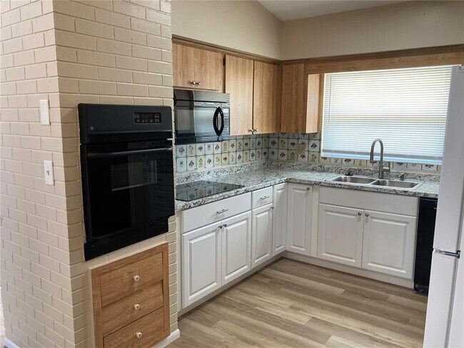 Building Photo - 1194 Porter Dr