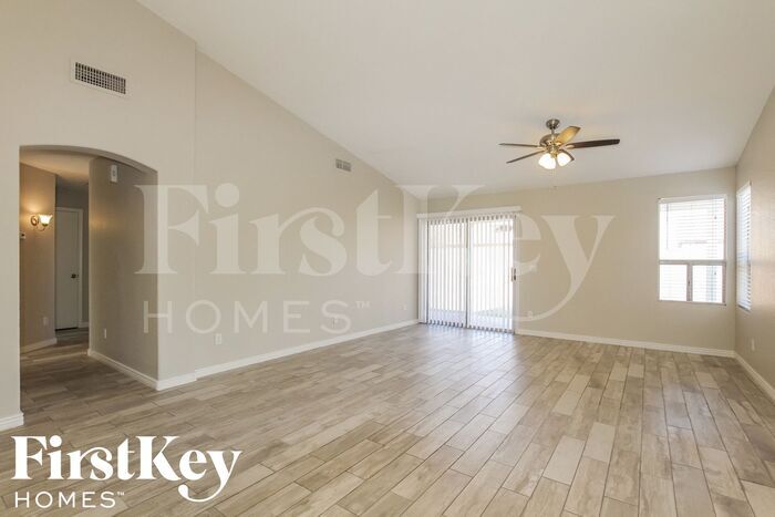 Building Photo - 8534 W Tuckey Ln