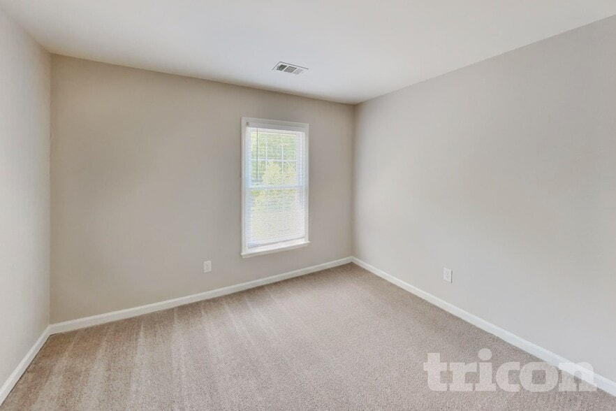 Building Photo - 1267 Buckingham Cir
