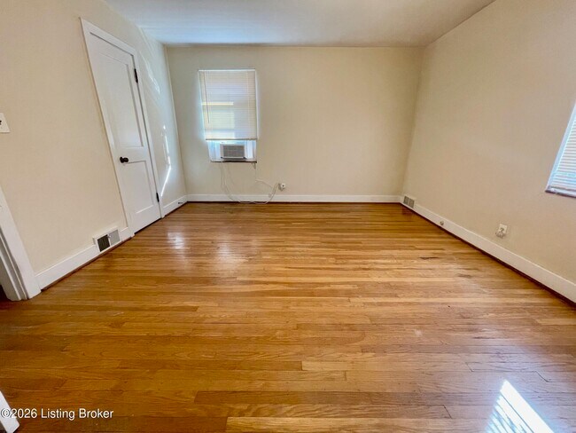 Building Photo - 210 Breckenridge Ln