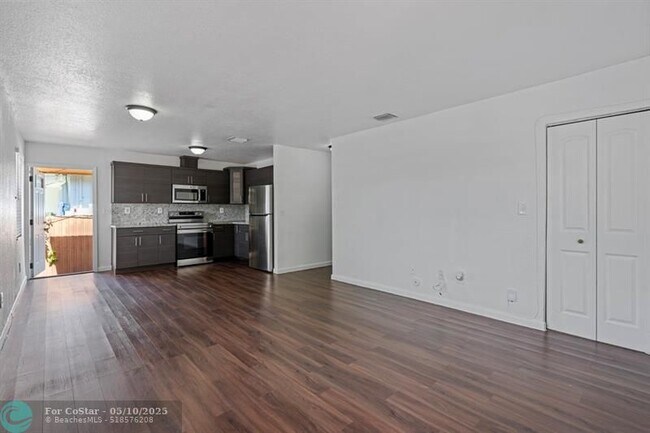 Building Photo - 323 NW 97th St