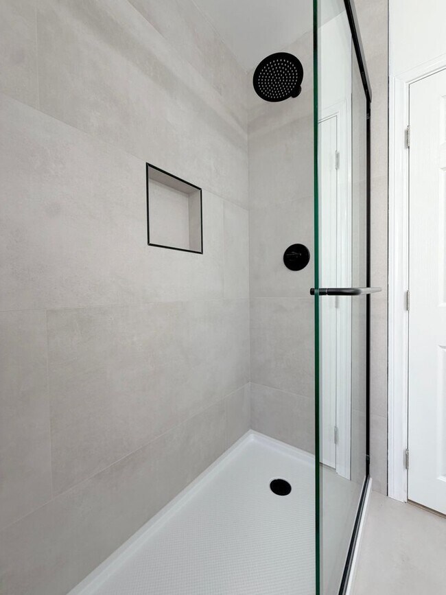 Building Photo - Alhambra Dr