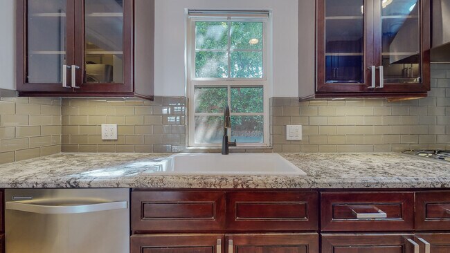 Kitchen... - 18406 Bessemer St
